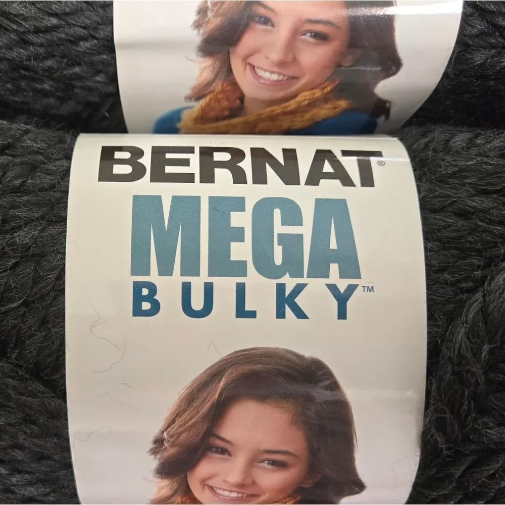 🎄🛍❤️ NIP 3 SKEIINS BERNAT MEGA BULKY BLACK YARN, 7 OZ EA